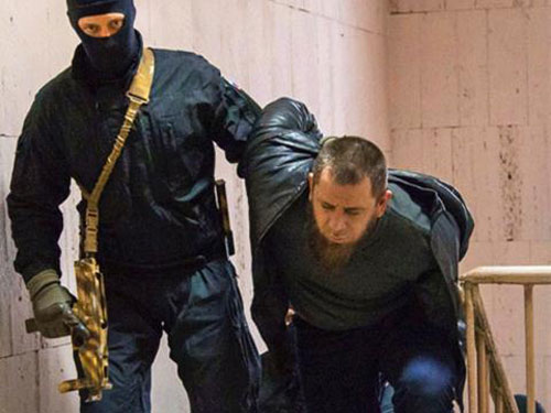 Tiểu liên Nga xuyên mọi loại giáp chuẩn Mỹ