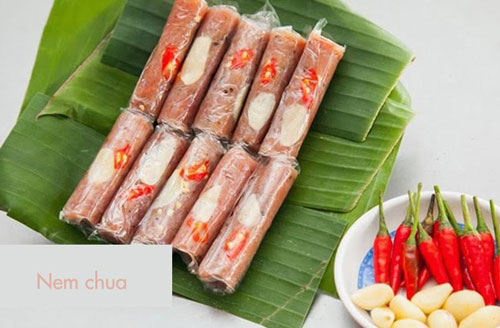 Nem chua là một trong những đặc sản xuất sắc của người Thanh Hóa. Đây là món nhậu, món ăn chơi vô cùng thơm ngon, độc đáo, được không chỉ giới mày râu mà các chị em cũng đều rất thích. Nem chua là một trong những đặc sản xuất sắc của người Thanh Hóa. Đây là món nhậu, món ăn chơi vô cùng thơm ngon, độc đáo, được không chỉ giới mày râu mà các chị em cũng đều rất thích.