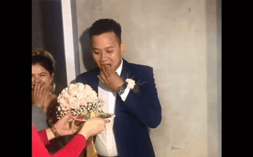 Đến đón dâu, chú rể phải thực hiện thử thách ăn hết đĩa chanh làm ai nhìn cũng "sợ" thay