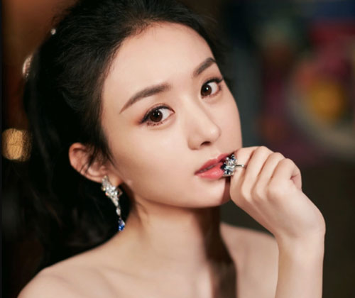 Nhan sắc xuất sắc của “gái một con” Triệu Lệ Dĩnh