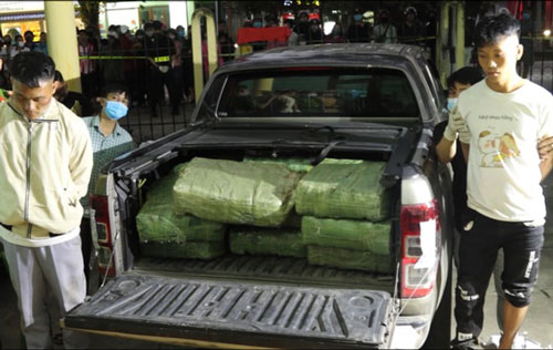 Quảng Bình: Dùng xe bán tải vận chuyển hơn 3 tạ ma túy đá