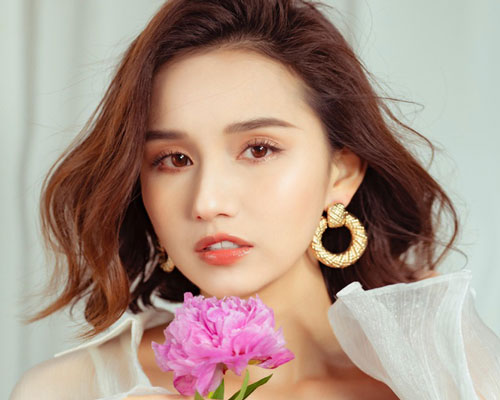 Lã Thanh Huyền: “Tôi không dám nhận mình giàu nhất giới nghệ sĩ phía Bắc”