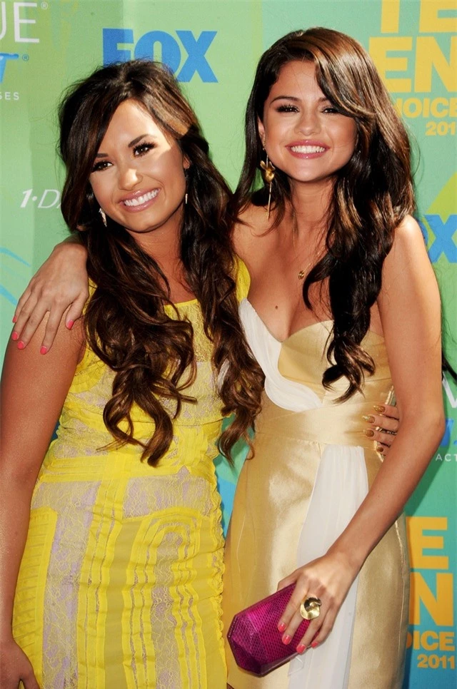 Demi Lovato tuyên bố không phải là bạn của Selena Gomez - 1