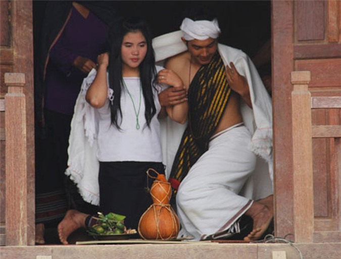 những phong tục cưới hỏi độc đáo ở việt nam hình 2 nhung phong tuc cuoi hoi doc dao o viet nam hinh 2