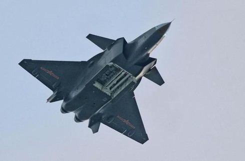 J-20 với tên lửa PL-15 "ăn đứt" các loại máy bay tàng hình của Mỹ?