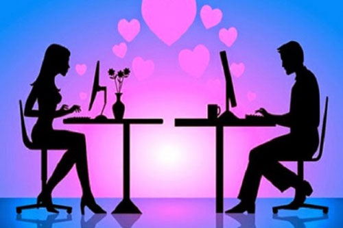 Khó chịu vì người yêu hay “thả thính” trên Facebook