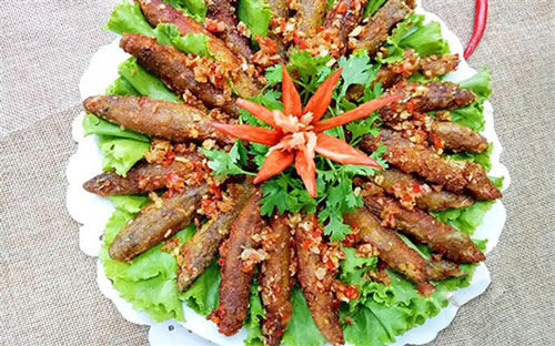 Cách làm cá bống chiên cay đậm đà, đưa cơm