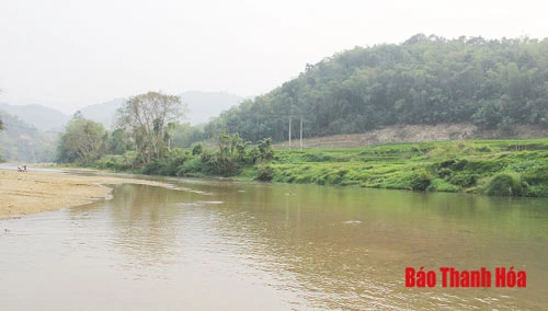 Bản Ngàm (xã Sơn Điện, huyện Quan Sơn) là một bản người Thái nằm cách trung tâm TP Thanh Hoá hơn 180 km. Đồng bào vùng này có một tục lệ rất đặc biệt để bảo vệ đàn cá tự nhiên sinh sống trên sông Luồng.