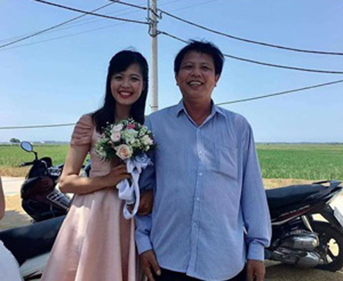 Gần 30 tuổi vẫn "mồ côi tình yêu", gái xinh bị cả dòng họ đăng ảnh "rao bán" trên mạng xã hội