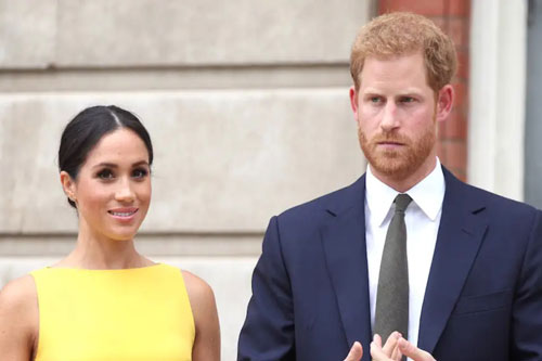 Vợ chồng Meghan Markle quyên góp hơn 2 tỷ đồng giúp nước Anh chống Covid-19, nhưng lại bị mỉa mai bởi nguồn gốc của khoản hỗ trợ này
