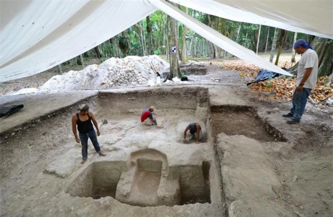 Ngã ngửa khi mở cửa mộ cổ Maya 2.500 tuổi - Ảnh 3.