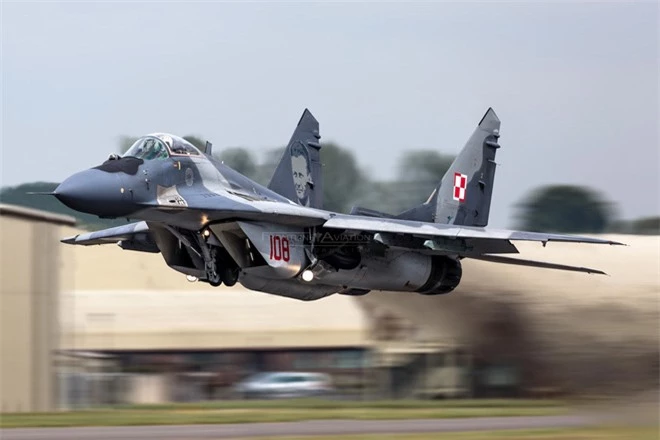 Phi công Mỹ bay trên MiG-29 hộ tống Su-22, không chiến với 4 F-16 NATO: Ký ức không quên - Ảnh 1.
