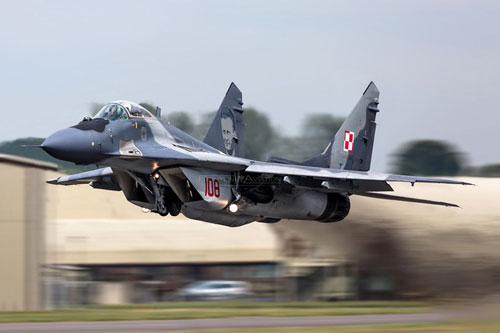 Phi công Mỹ bay trên MiG-29 hộ tống Su-22, "không chiến" với 4 F-16 NATO: Ký ức không quên