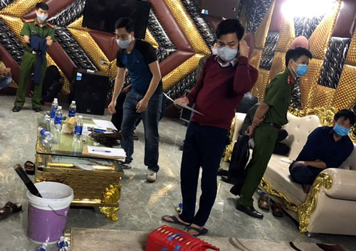 Vĩnh Phúc: Triệt phá ổ bạc dưới tầng hầm chỉ hoạt động sau 23h đêm