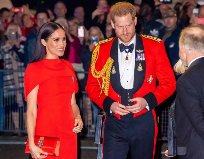 Vợ chồng Meghan ton sur ton dự lễ hội âm nhạc tại Nhà hát Hoàng gia Albert ở London hôm 8/3. Ảnh: The Mega Agency. 