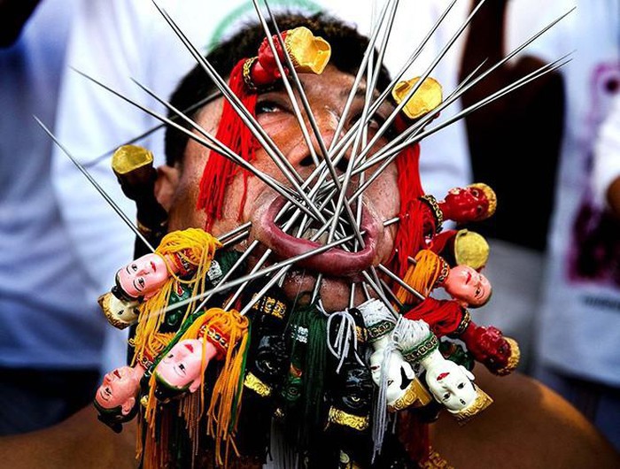 'Rợn người' trước những nghi lễ đáng sợ trên thế giới