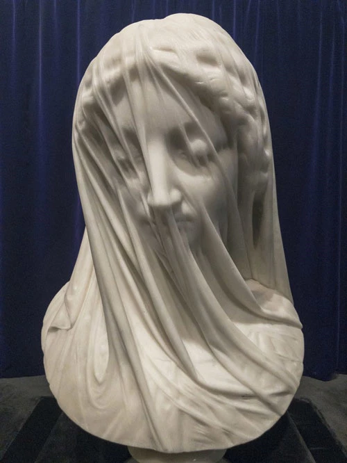 2. The Veiled Virgin của tác giả Giovanni Strazza, Rome. Ảnh: BrightSide