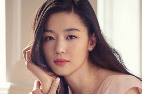 “Mợ chảnh” Jeon Ji Hyun bị chỉ trích vì tuyên bố giảm tiền thuê nhà chống dịch COVID-19 nhưng hứa một đằng làm một nẻo?