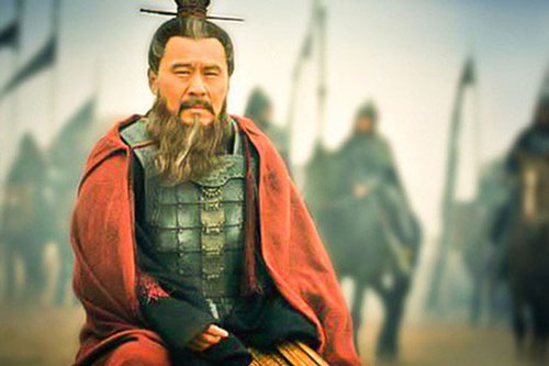 Cả đời chưa từng khuất phục bất cứ kẻ nào, Tào Tháo lại tự nguyện quỳ gối mang giày cho 1 người duy nhất trước vạn quân: Muốn xưng hùng xưng bá, nhất định phải làm được điều này