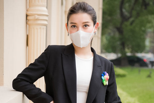 Á hậu Huyền My góp phần quà trị giá 300 triệu chống dịch Covid- 19