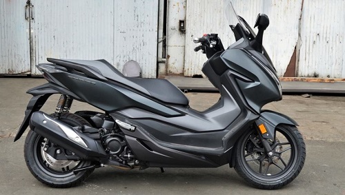 Honda Forza 300 cập bến thị trường Việt, giá khá "chát"