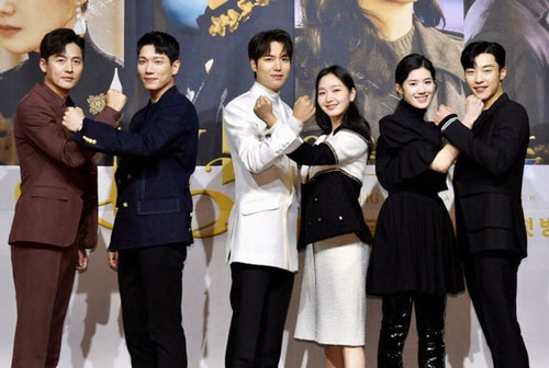 Lee Min Ho lịch lãm bên Kim Go Eun trong dịp ra mắt phim mới