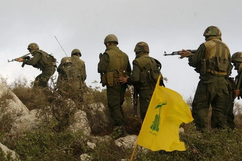 Lực lượng vũ trang Hezbollah tuyên bố sẵn sàng đối đầu với Quân đội Israel. Ảnh: Al 