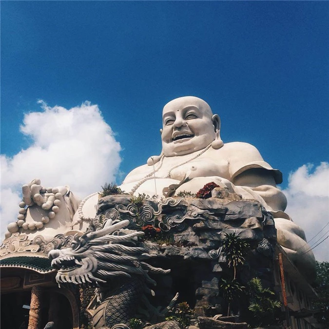 Khám phá núi Cấm và tượng Phật Di Lặc khổng lồ ở An Giang - 7