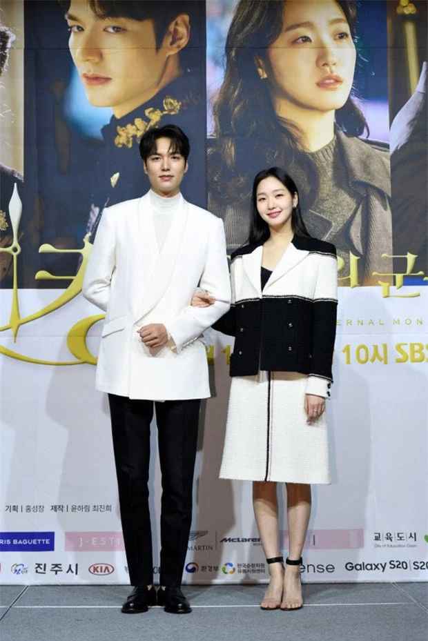 Lee Min Ho lịch lãm bên Kim Go Eun ra mắt phim mới - Ảnh 4.