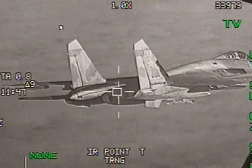 Mỹ cố gắng "bẻ khóa" S-400 Nga từ xa