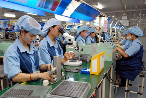 Ngân sách chia sẻ 2,5% GDP để hỗ trợ doanh nghiệp, người dân vượt 'bão' Covid-19