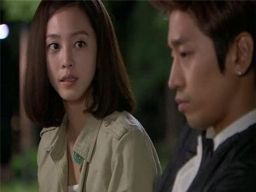 Hả hê khi nghe kể về người yêu cũ từng đá mình phải đi “đổ vỏ” cho kẻ khác, sống cuộc đời bất hạnh