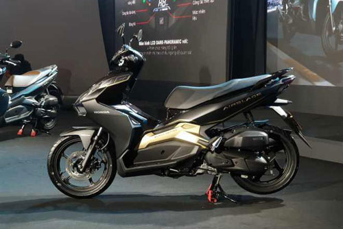 XE HOT (17/4): Bảng giá xe Mercedes-Benz tháng 4, 5 lỗi thường gặp trên Honda Air Blade 125/150 2020