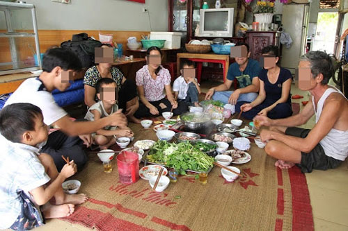 Lỡ miệng nói tục trong lần đầu ra mắt nhà người yêu, cô gái xấu hổ không biết giấu mặt đâu