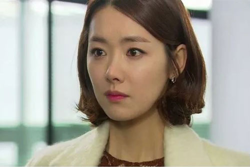 Anh chỉ thẳng mặt vợ trong bữa cơm tối và mắng "sai lầm vì lấy đứa nghèo hèn", tôi đáp trả khiến bố mẹ chồng cũng phải bênh