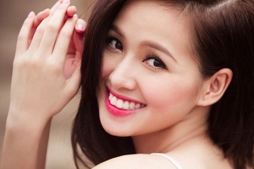 Tướng mặt của người phụ nữ may mắn, càng về già càng được phúc báo