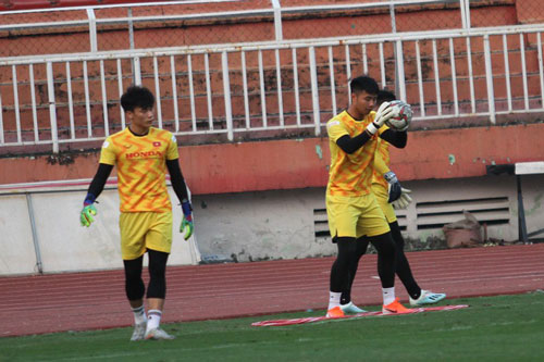 Những thủ môn nào có thể thay thế Đặng Văn Lâm ở AFF Cup?