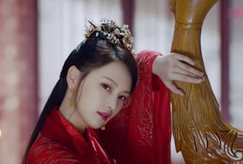 Màu đỏ tượng trưng may mắn và hạnh phúc, nhưng nguyên nhân thật sự khiến các nàng kỹ nữ thanh lâu Trung Hoa xưa luôn mang sợi dây đỏ bên người là gì?