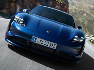 Porsche không coi Tesla là đối thủ