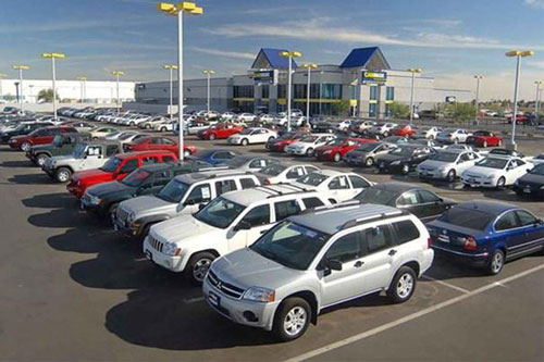 Nhập khẩu ô tô 3 tháng đầu năm giảm mạnh