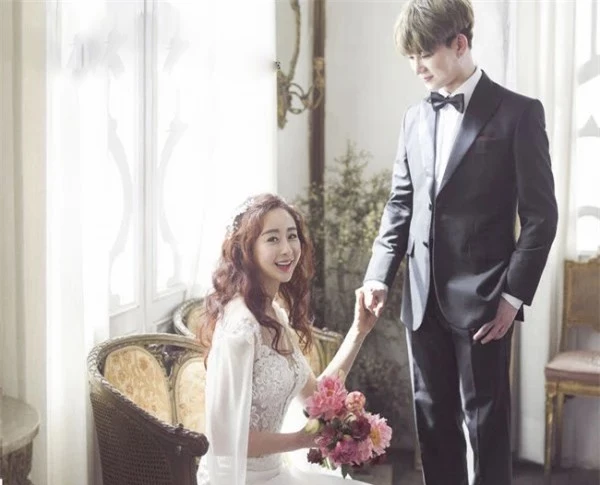Đôi vợ chồng hot trên truyền hình Ham So Won và Jin Hua. Nàng là diễn viên Hàn, chàng la doanh nhân Trung Quốc, họ chênh nhau đến 17 tuổi. Hiện cặp đôi sống tại Hàn Quốc, có chung một con gái.