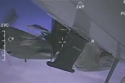 Su-35 Nga tiếp cận máy bay quân sự Mỹ từ khoảng cách... 7 mét