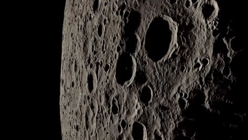 Cận cảnh bề mặt Mặt Trăng do tàu Apollo 13 ghi lại