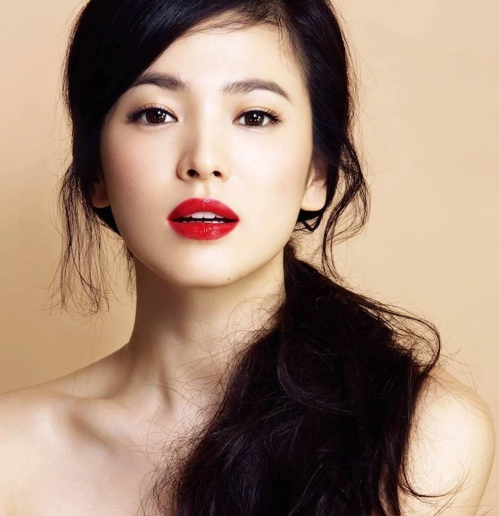 Song Hye Ko chỉ cao khoảng 155cm nhưng cô vẫn là tượng đài nhan sắc và là hình mẫu lý tưởng của phụ nữ Hàn Quốc