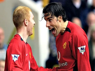 Scholes chỉ ra điểm Rashford cần học Nistelrooy - 'sát thủ' nguy hiểm nhất M.U