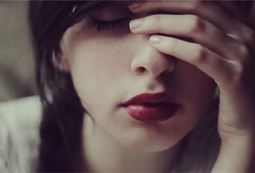 Sợ mất quyền nuôi con, chán chồng vẫn không dám bỏ