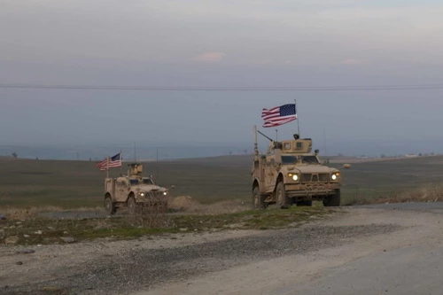 Mỹ đang tăng cường các đơn vị tác chiến của Thủy quân lục chiến tới Syria. Ảnh: Al Masdar News.