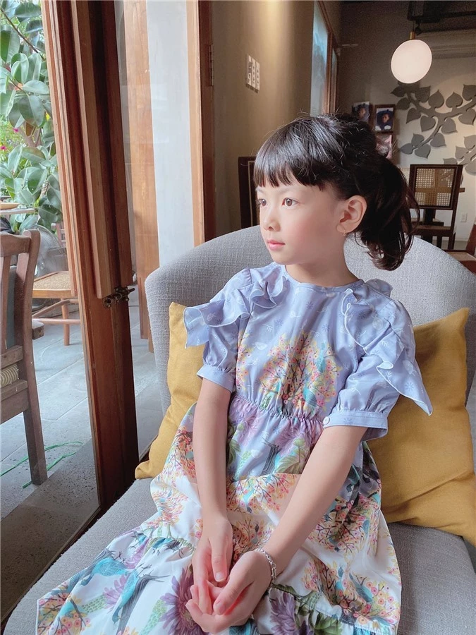 Con gái siêu mẫu Bình Minh chân dài, xinh như 'hoa hậu tương lai'