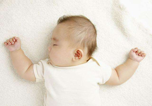 Trẻ có tư thế ngủ này thường có tính tình phóng khoáng