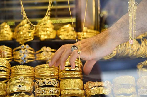 Giá vàng hôm nay (19/4): Tiếp tục 'trượt dốc'